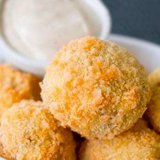 BOLINHO DE PURÊ COM CARNE MOÍDA (KOROKKE)